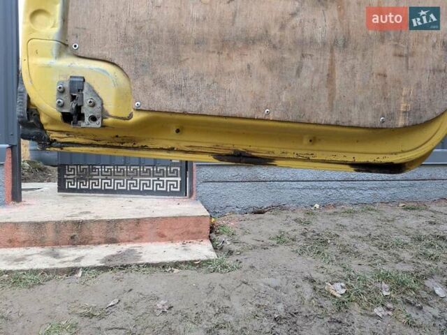 Желтый Мерседес Sprinter, объемом двигателя 2.9 л и пробегом 487 тыс. км за 15000 $, фото 9 на Automoto.ua