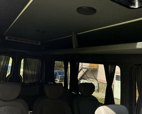 Желтый Мерседес Sprinter, объемом двигателя 2.99 л и пробегом 400 тыс. км за 14500 $, фото 5 на Automoto.ua