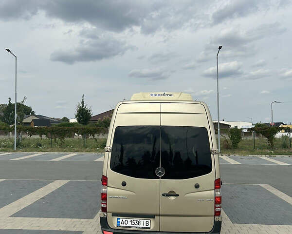 Желтый Мерседес Sprinter, объемом двигателя 2.99 л и пробегом 400 тыс. км за 14500 $, фото 15 на Automoto.ua