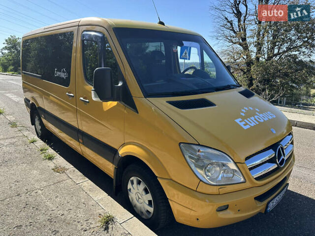 Желтый Мерседес Sprinter, объемом двигателя 2.15 л и пробегом 295 тыс. км за 15500 $, фото 2 на Automoto.ua