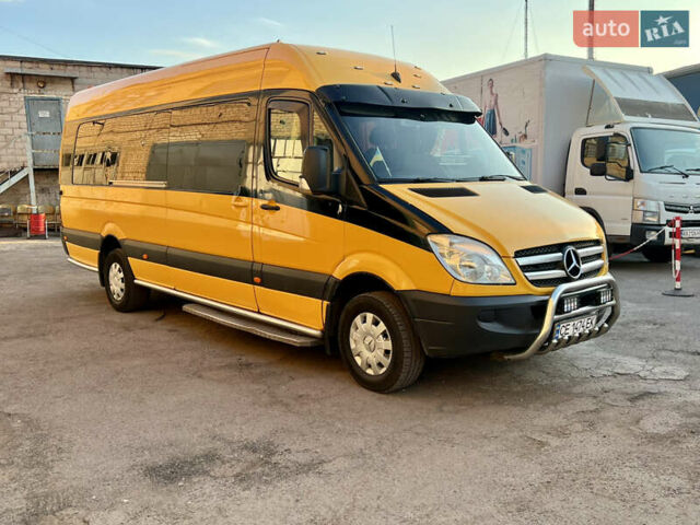 Желтый Мерседес Sprinter, объемом двигателя 0 л и пробегом 500 тыс. км за 16000 $, фото 3 на Automoto.ua