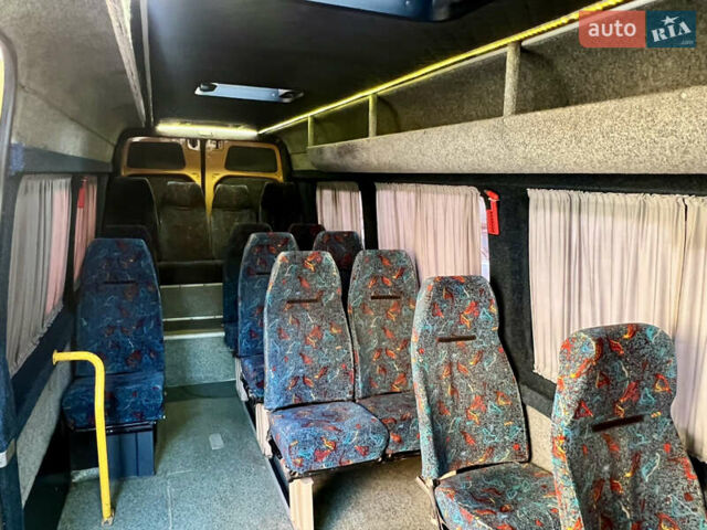 Желтый Мерседес Sprinter, объемом двигателя 0 л и пробегом 500 тыс. км за 16000 $, фото 15 на Automoto.ua