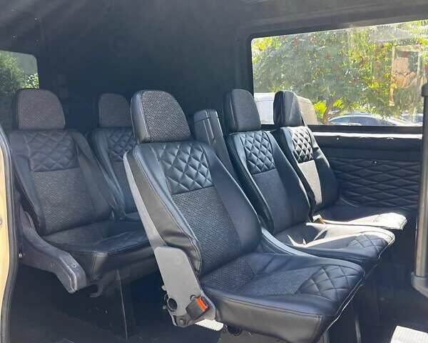 Желтый Мерседес Sprinter, объемом двигателя 2.2 л и пробегом 625 тыс. км за 14300 $, фото 13 на Automoto.ua