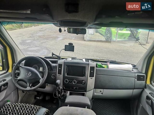 Жовтий Мерседес Sprinter, об'ємом двигуна 3 л та пробігом 640 тис. км за 11000 $, фото 10 на Automoto.ua