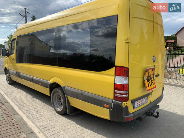 Желтый Мерседес Sprinter, объемом двигателя 2.9 л и пробегом 308 тыс. км за 32000 $, фото 8 на Automoto.ua
