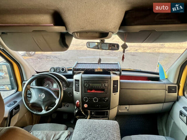 Желтый Мерседес Sprinter, объемом двигателя 0 л и пробегом 500 тыс. км за 16000 $, фото 13 на Automoto.ua