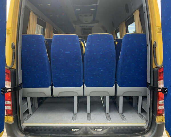Желтый Мерседес Sprinter, объемом двигателя 2.9 л и пробегом 308 тыс. км за 32000 $, фото 7 на Automoto.ua
