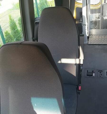 Желтый Мерседес Sprinter, объемом двигателя 2.1 л и пробегом 250 тыс. км за 12800 $, фото 6 на Automoto.ua