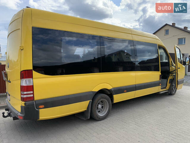 Желтый Мерседес Sprinter, объемом двигателя 2.9 л и пробегом 308 тыс. км за 32000 $, фото 6 на Automoto.ua