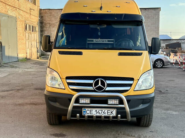 Желтый Мерседес Sprinter, объемом двигателя 0 л и пробегом 500 тыс. км за 16000 $, фото 2 на Automoto.ua