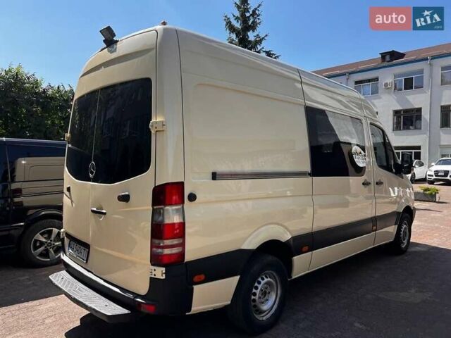 Желтый Мерседес Sprinter, объемом двигателя 2.2 л и пробегом 625 тыс. км за 14300 $, фото 4 на Automoto.ua