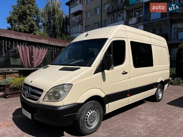 Желтый Мерседес Sprinter, объемом двигателя 2.2 л и пробегом 625 тыс. км за 14300 $, фото 1 на Automoto.ua