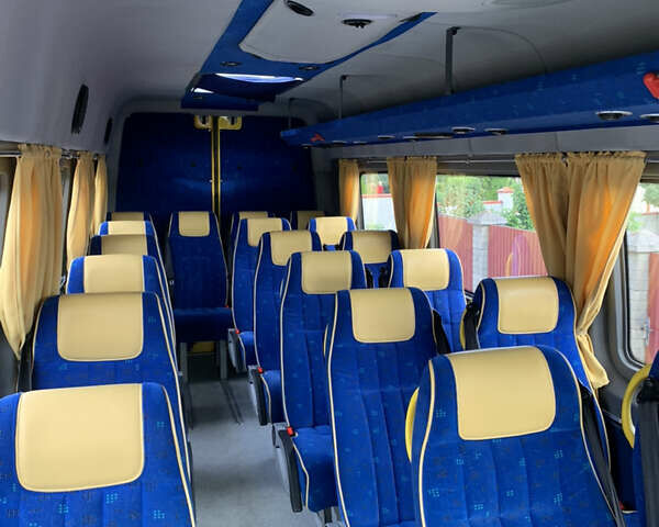 Желтый Мерседес Sprinter, объемом двигателя 2.9 л и пробегом 308 тыс. км за 32000 $, фото 2 на Automoto.ua