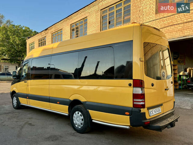 Желтый Мерседес Sprinter, объемом двигателя 0 л и пробегом 500 тыс. км за 16000 $, фото 5 на Automoto.ua