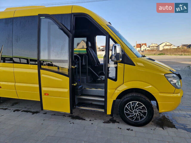 Желтый Мерседес Sprinter, объемом двигателя 2.2 л и пробегом 423 тыс. км за 36500 $, фото 6 на Automoto.ua