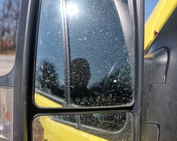 Желтый Мерседес Sprinter, объемом двигателя 0 л и пробегом 174 тыс. км за 26950 $, фото 5 на Automoto.ua