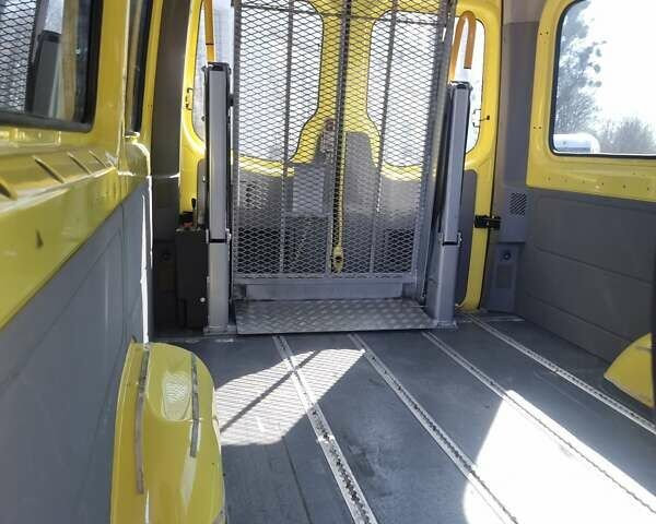 Желтый Мерседес Sprinter, объемом двигателя 0 л и пробегом 174 тыс. км за 26950 $, фото 10 на Automoto.ua