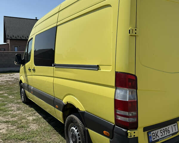 Жовтий Мерседес Sprinter, об'ємом двигуна 3 л та пробігом 666 тис. км за 23500 $, фото 3 на Automoto.ua