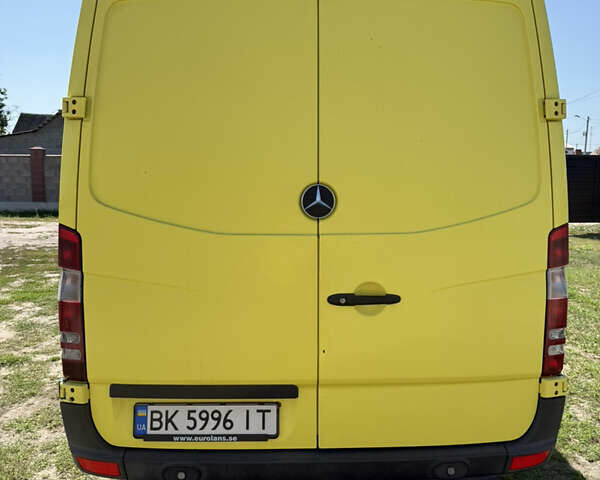 Желтый Мерседес Sprinter, объемом двигателя 3 л и пробегом 666 тыс. км за 23134 $, фото 1 на Automoto.ua