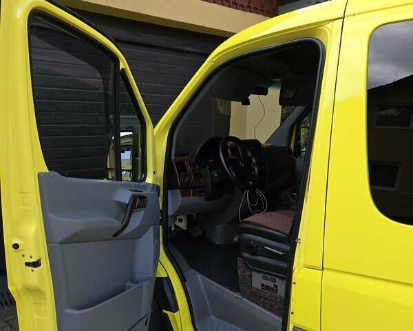Желтый Мерседес Sprinter, объемом двигателя 2.2 л и пробегом 374 тыс. км за 26500 $, фото 10 на Automoto.ua