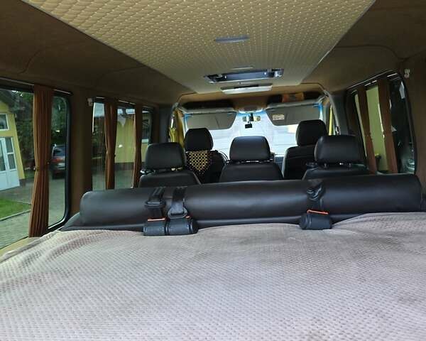 Желтый Мерседес Sprinter, объемом двигателя 2.2 л и пробегом 374 тыс. км за 26500 $, фото 13 на Automoto.ua
