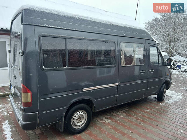 Серый Мерседес Sprinter, объемом двигателя 2.3 л и пробегом 350 тыс. км за 3600 $, фото 5 на Automoto.ua