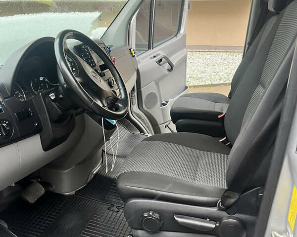 Сірий Мерседес Sprinter, об'ємом двигуна 2.2 л та пробігом 529 тис. км за 16500 $, фото 14 на Automoto.ua