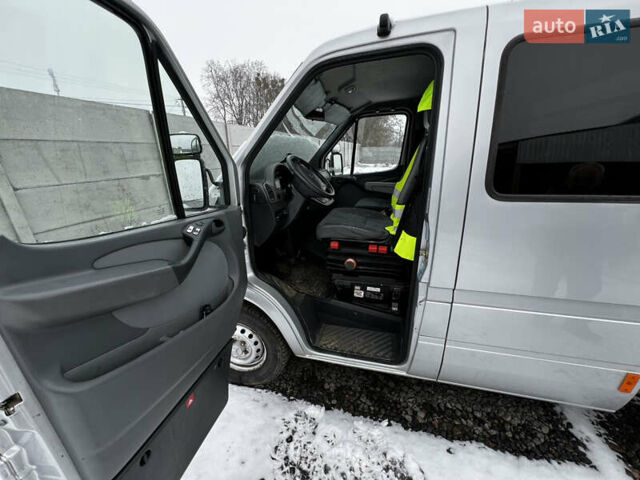 Серый Мерседес Sprinter, объемом двигателя 2.69 л и пробегом 331 тыс. км за 13800 $, фото 6 на Automoto.ua