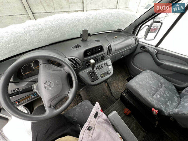 Серый Мерседес Sprinter, объемом двигателя 2.69 л и пробегом 331 тыс. км за 13800 $, фото 8 на Automoto.ua