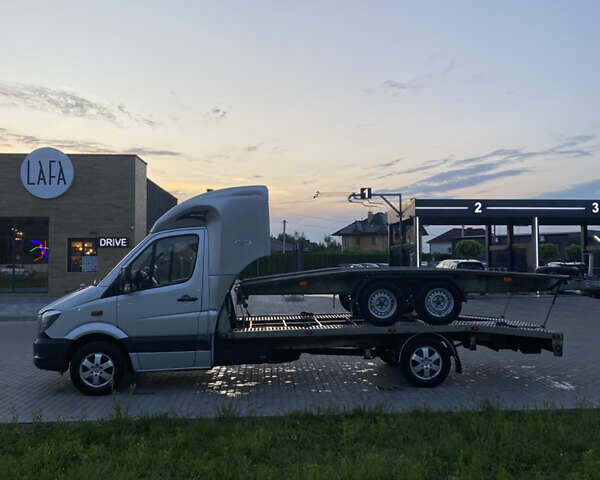 Серый Мерседес Sprinter, объемом двигателя 2.15 л и пробегом 724 тыс. км за 15999 $, фото 8 на Automoto.ua