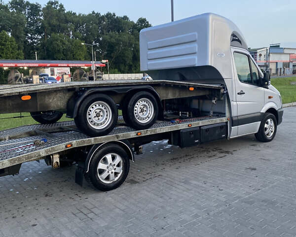 Серый Мерседес Sprinter, объемом двигателя 2.15 л и пробегом 724 тыс. км за 15999 $, фото 4 на Automoto.ua