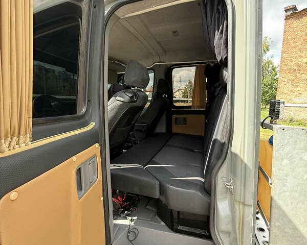 Серый Мерседес Sprinter, объемом двигателя 3 л и пробегом 575 тыс. км за 23500 $, фото 16 на Automoto.ua
