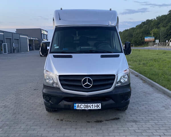 Серый Мерседес Sprinter, объемом двигателя 2.15 л и пробегом 724 тыс. км за 15999 $, фото 1 на Automoto.ua