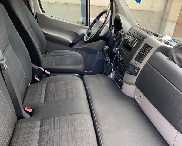 Серый Мерседес Sprinter, объемом двигателя 2.14 л и пробегом 331 тыс. км за 22000 $, фото 20 на Automoto.ua