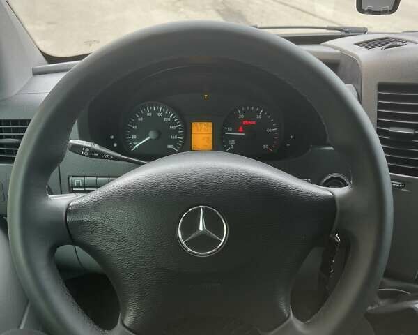 Серый Мерседес Sprinter, объемом двигателя 2.14 л и пробегом 267 тыс. км за 26900 $, фото 21 на Automoto.ua