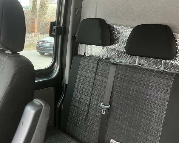 Серый Мерседес Sprinter, объемом двигателя 2.14 л и пробегом 267 тыс. км за 26900 $, фото 20 на Automoto.ua