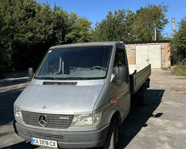 Серый Мерседес Sprinter, объемом двигателя 2.3 л и пробегом 588 тыс. км за 8200 $, фото 2 на Automoto.ua