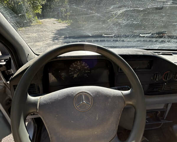 Серый Мерседес Sprinter, объемом двигателя 2.3 л и пробегом 588 тыс. км за 8200 $, фото 11 на Automoto.ua