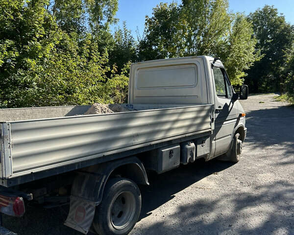 Серый Мерседес Sprinter, объемом двигателя 2.3 л и пробегом 588 тыс. км за 8200 $, фото 7 на Automoto.ua