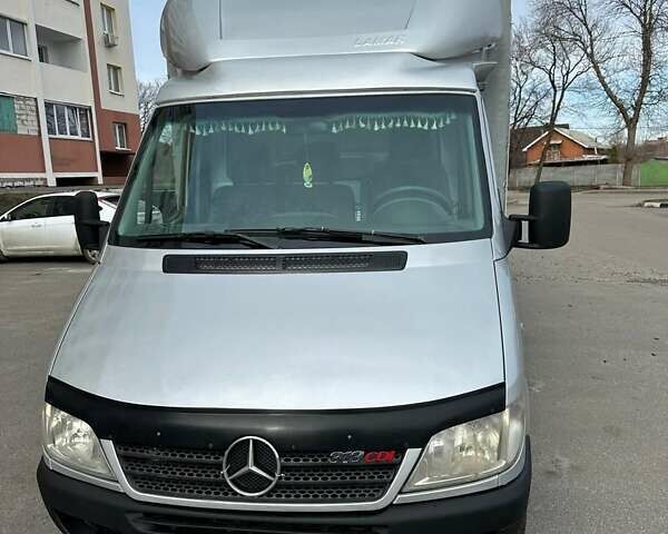 Мерседес Sprinter 2004 в Харькове на Automoto.ua Серый Мерседес Sprinter, объемом двигателя 2.2 л и пробегом 500 тыс. км за 12000 $, фото 1 на Automoto.ua