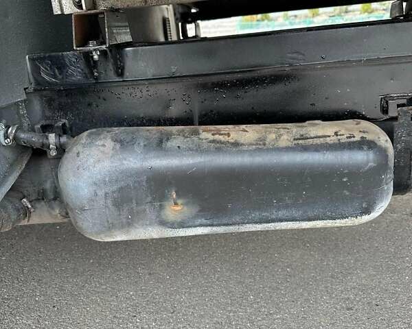 Мерседес Sprinter 2004 в Харькове на Automoto.ua Серый Мерседес Sprinter, объемом двигателя 2.2 л и пробегом 500 тыс. км за 12000 $, фото 15 на Automoto.ua