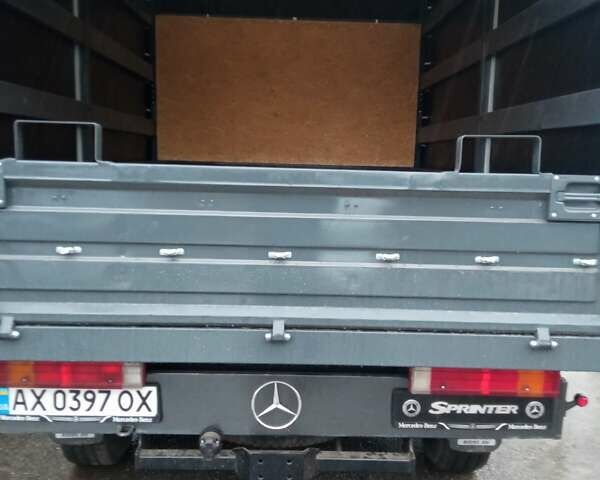 Серый Мерседес Sprinter, объемом двигателя 2.1 л и пробегом 340 тыс. км за 13500 $, фото 1 на Automoto.ua