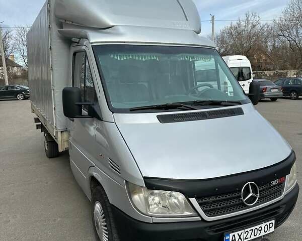 Серый Мерседес Sprinter, объемом двигателя 2.2 л и пробегом 500 тыс. км за 13500 $, фото 2 на Automoto.ua