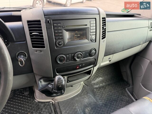 Серый Мерседес Sprinter, объемом двигателя 2.14 л и пробегом 187 тыс. км за 12890 $, фото 11 на Automoto.ua