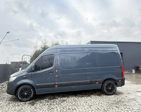 Серый Мерседес Sprinter, объемом двигателя 2.14 л и пробегом 140 тыс. км за 55000 $, фото 1 на Automoto.ua