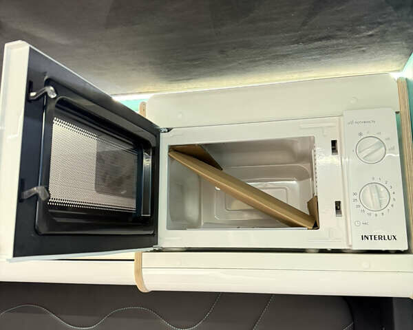 Серый Мерседес Sprinter, объемом двигателя 2.14 л и пробегом 140 тыс. км за 55000 $, фото 10 на Automoto.ua