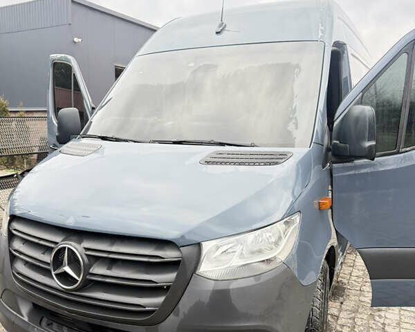 Серый Мерседес Sprinter, объемом двигателя 2.14 л и пробегом 140 тыс. км за 55000 $, фото 14 на Automoto.ua