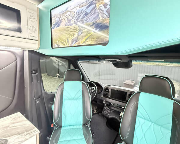 Серый Мерседес Sprinter, объемом двигателя 2.14 л и пробегом 140 тыс. км за 55000 $, фото 5 на Automoto.ua