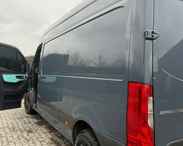 Серый Мерседес Sprinter, объемом двигателя 2.14 л и пробегом 140 тыс. км за 55000 $, фото 16 на Automoto.ua