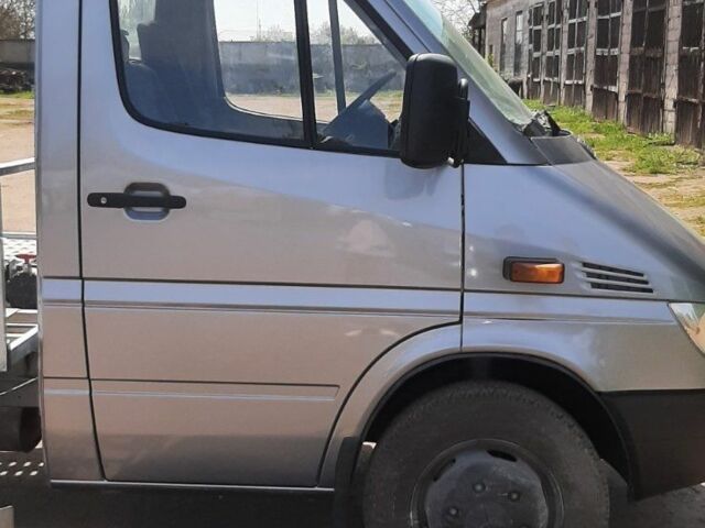 Серый Мерседес Sprinter, объемом двигателя 2.7 л и пробегом 320 тыс. км за 18000 $, фото 3 на Automoto.ua